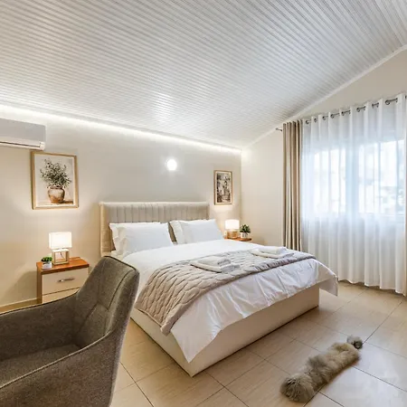 Loen Spacious Seaside 3br By Pikhost * Durrës