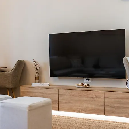 Loen Spacious Seaside 3br Free Parking By Pikhost *