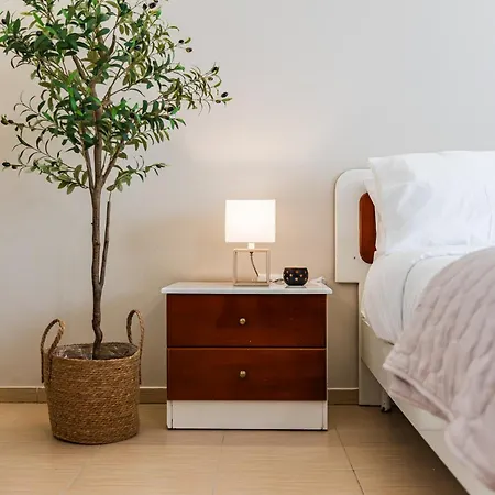 Loen Spacious Seaside 3br By Pikhost Durrës