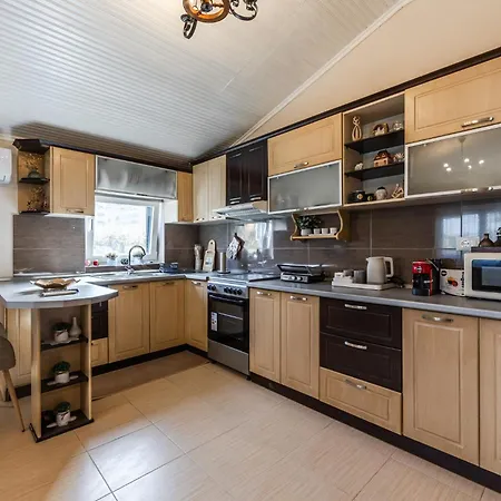 Feriehus Loen Spacious Seaside 3br Free Parking By Pikhost Durrës