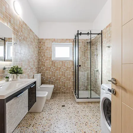 Feriehus Loen Spacious Seaside 3br Free Parking By Pikhost Durrës