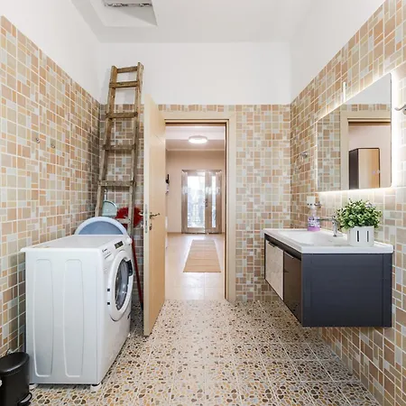 Loen Spacious Seaside 3br Free Parking By Pikhost Ferienhaus Durrës